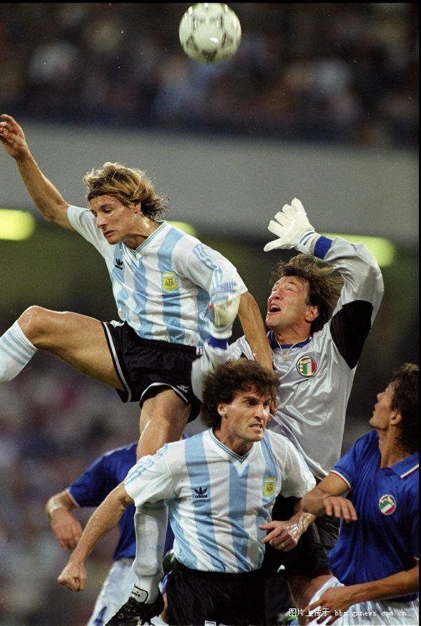  p>克劳迪奥·卡尼吉亚(claudio caniggia),1967年1月9日出生于阿根廷