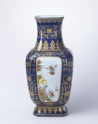 清粉彩霁蓝釉描金地开光花鸟纹瓶