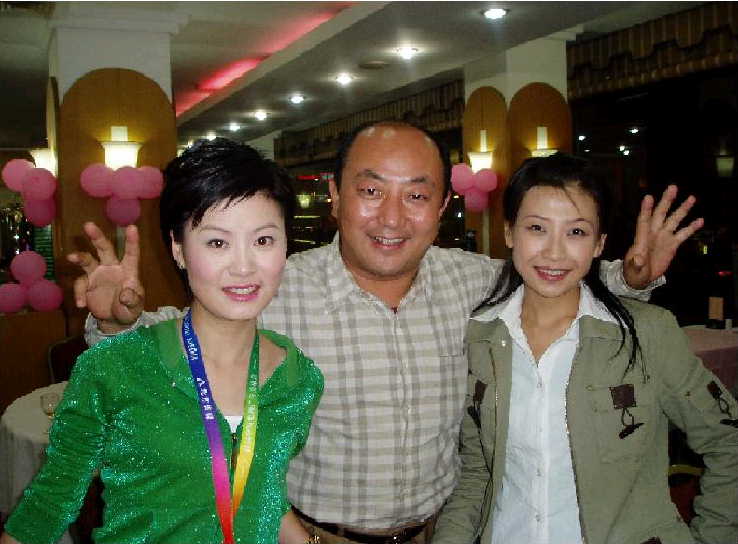  p data-id="gncoabcpio">金霞 ,1978年8月2日出生于辽宁沈阳.