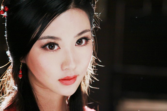  p>刘紫欢,毕业于 a target="_blank" href="/item/中央戏剧学院">