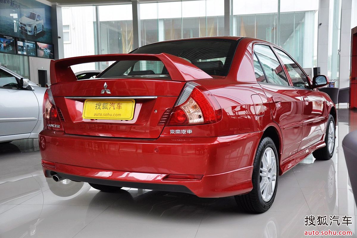  p>三菱蓝瑟是东南汽车推出的三菱车标轿车,属国产车,市场定位在 a