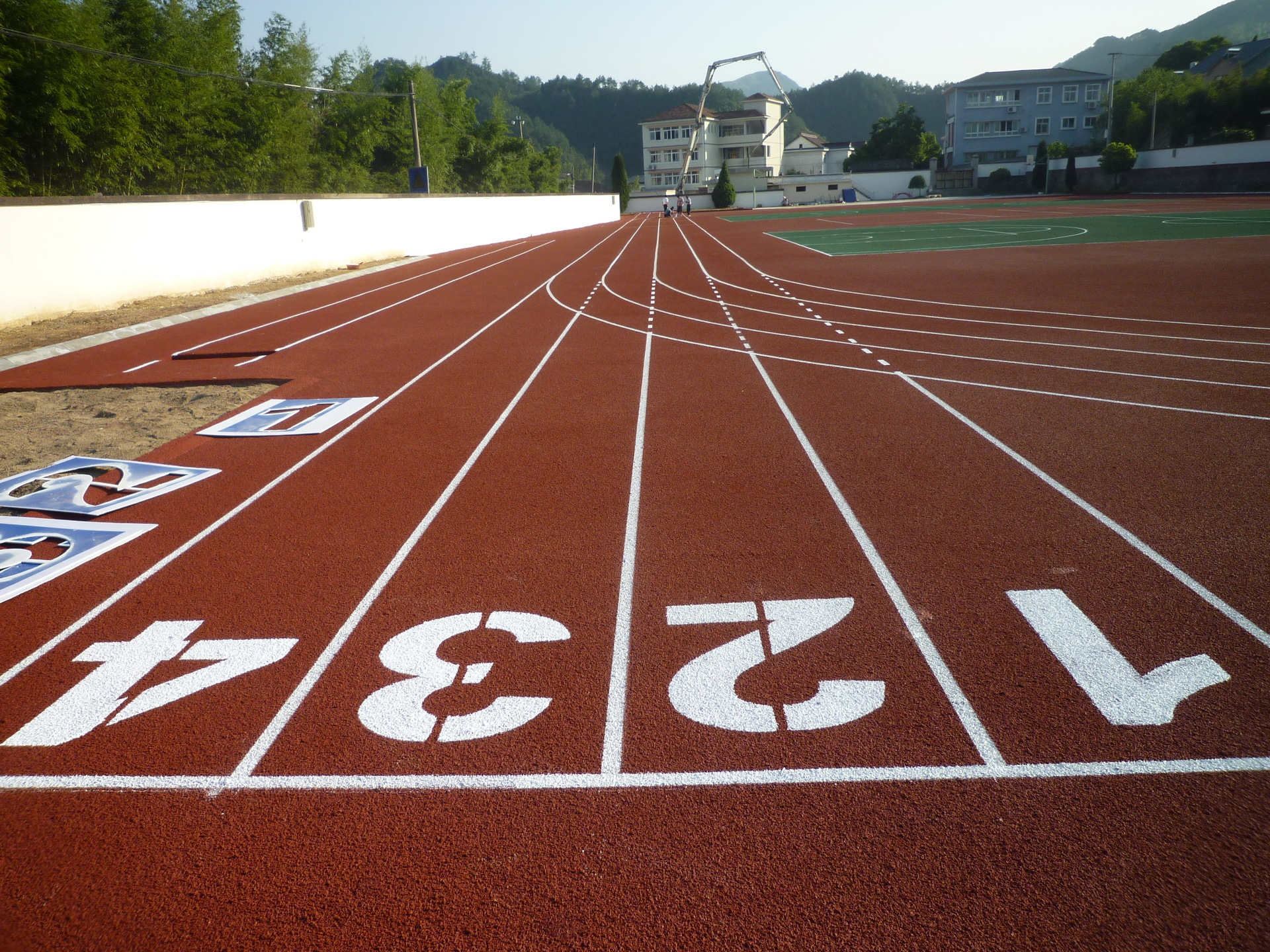 东莞市龙翔体育设施有限公司深圳分公司