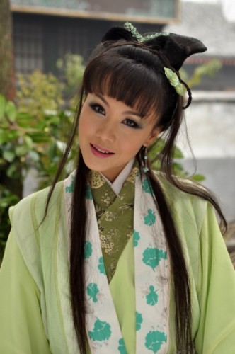  p>张宝雯,1985年7月2日出生于重庆市,中国内地女演员.