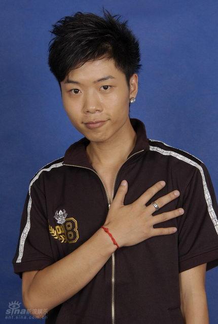  p>《重来》是歌手王子月于2011年10月发行的《重来》专辑中的歌曲.