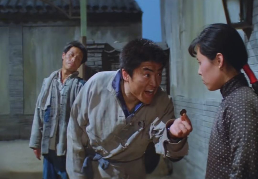 漂亮女演员殷新，曾在《骆驼祥子》中扮演小福子，还有人记得她吗_百科TA说