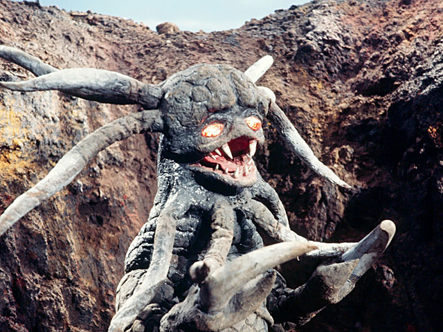 圆谷 /a>特摄剧《 a target="_blank" href="/item/镜子超人/5926222"