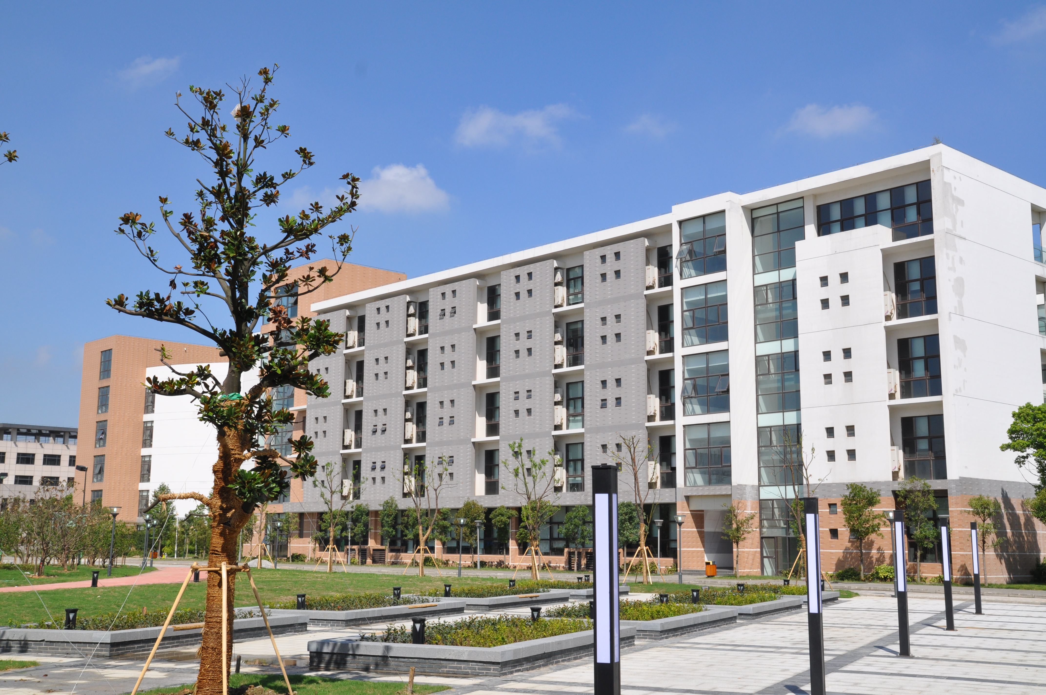  p>苏州百年职业学院(suzhou centennial college),简称:scc,坐落于