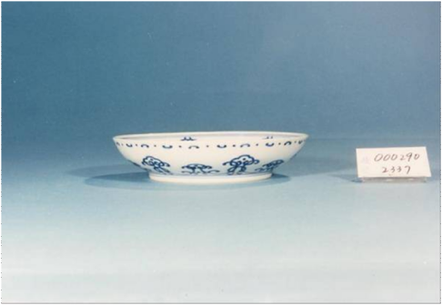 清乾隆青花花卉盘，图源：台北故宫博物院