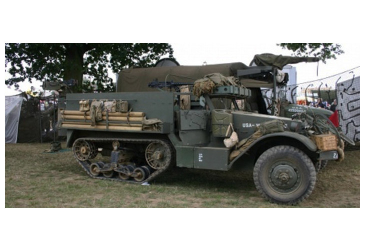 半履带式装甲车辆