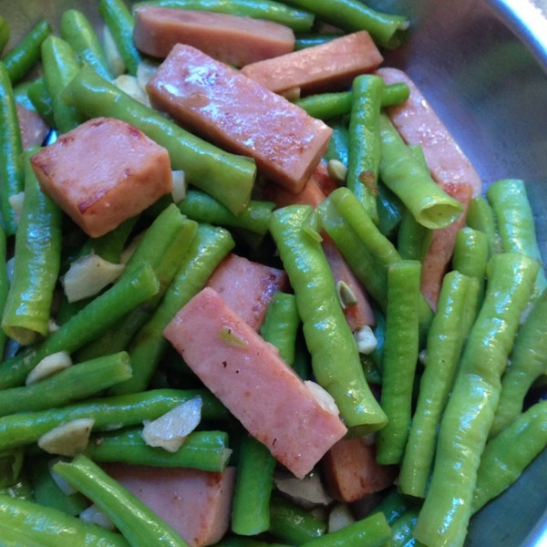 豆角炒火腿肠