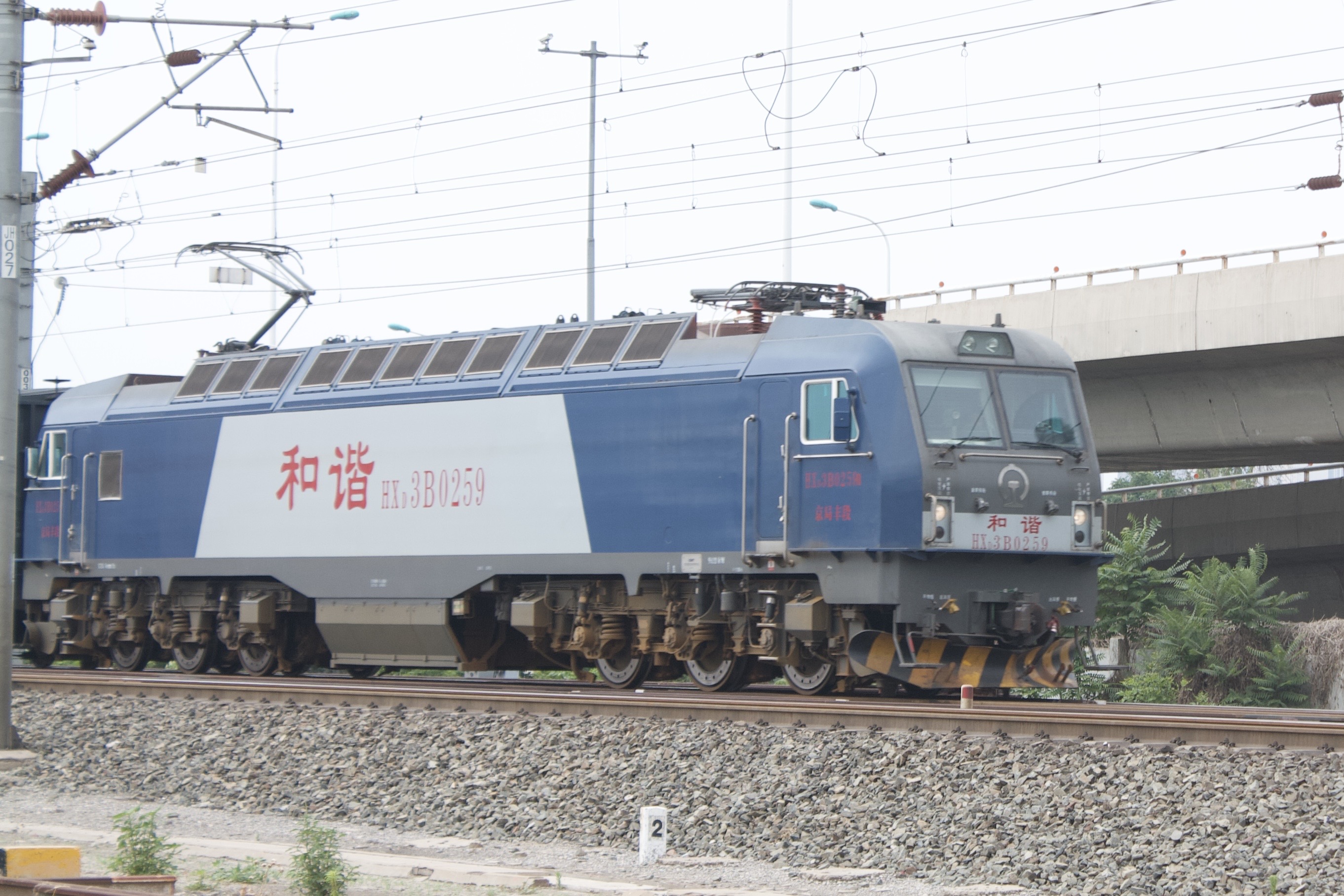 和谐3b型电力机车