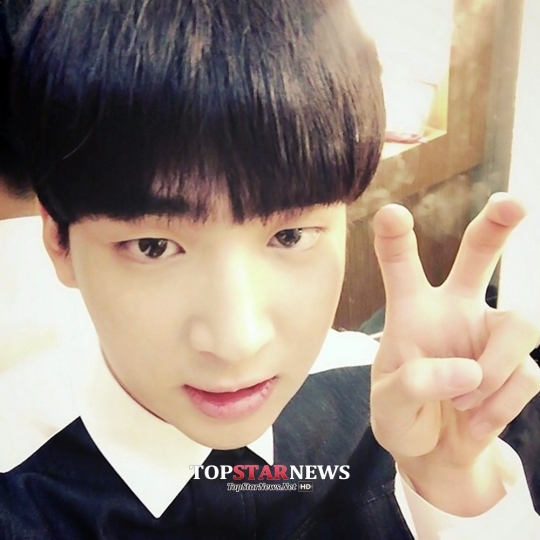 中的角色,由b1a4组合的  a target="_blank" href="/item/车善玗