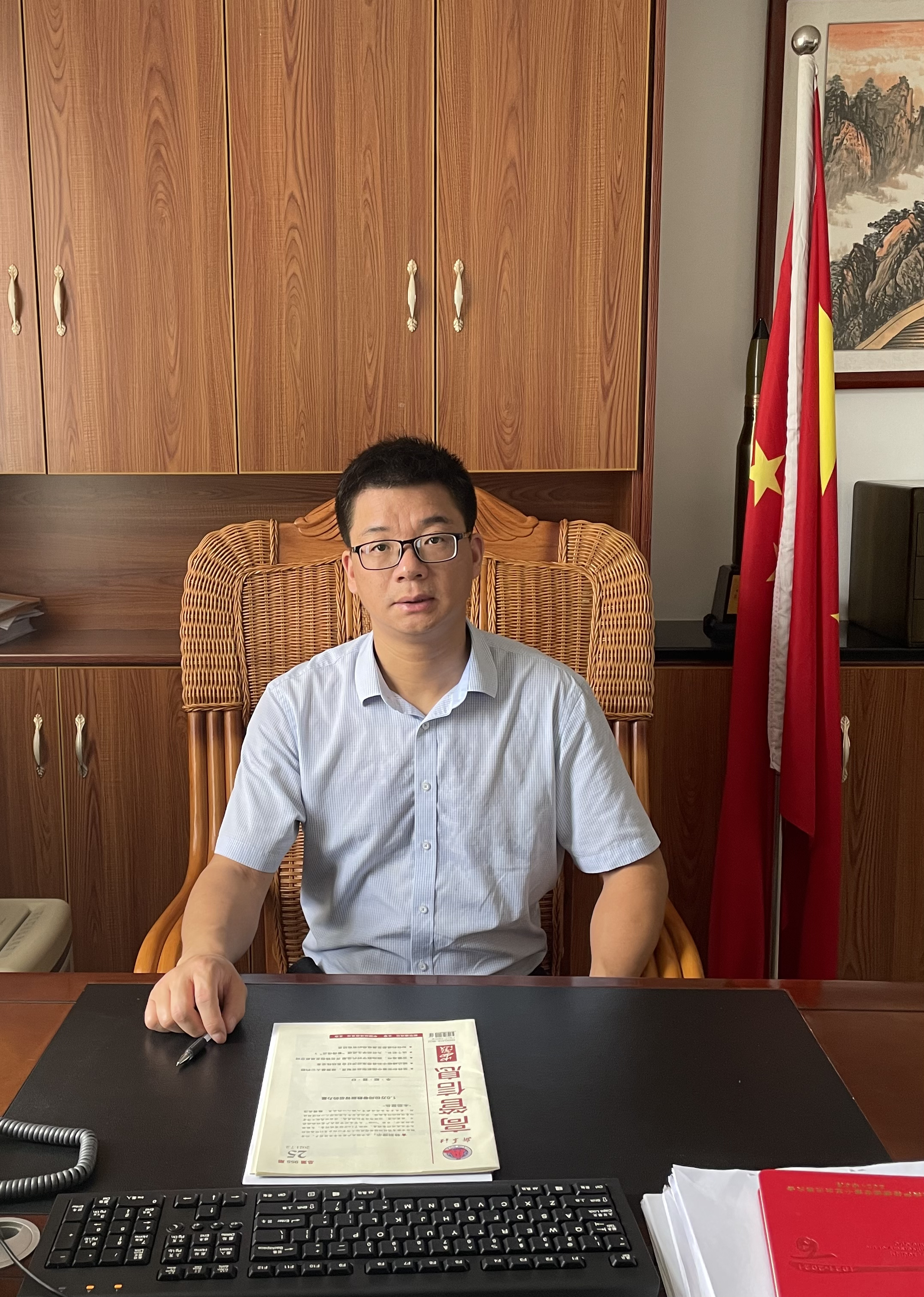 中共党员,省委党校研究生学历, /p> p>现任桐城市吕亭镇党委书记(副