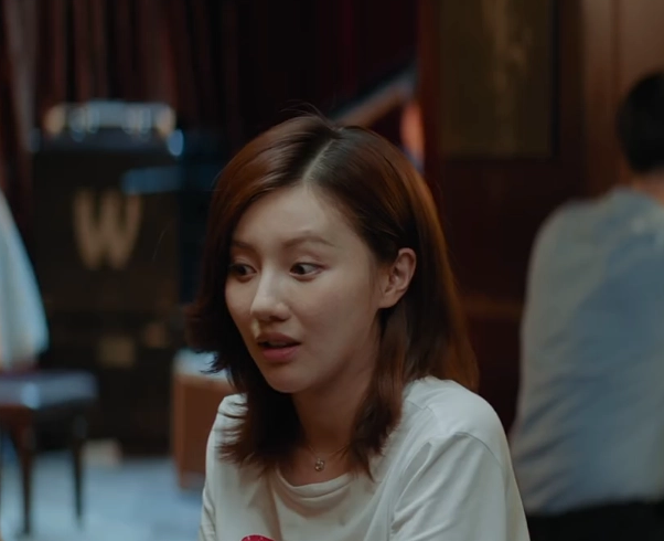 李诗妍,都市职场剧《 a target="_blank" href="/item/平凡的荣耀