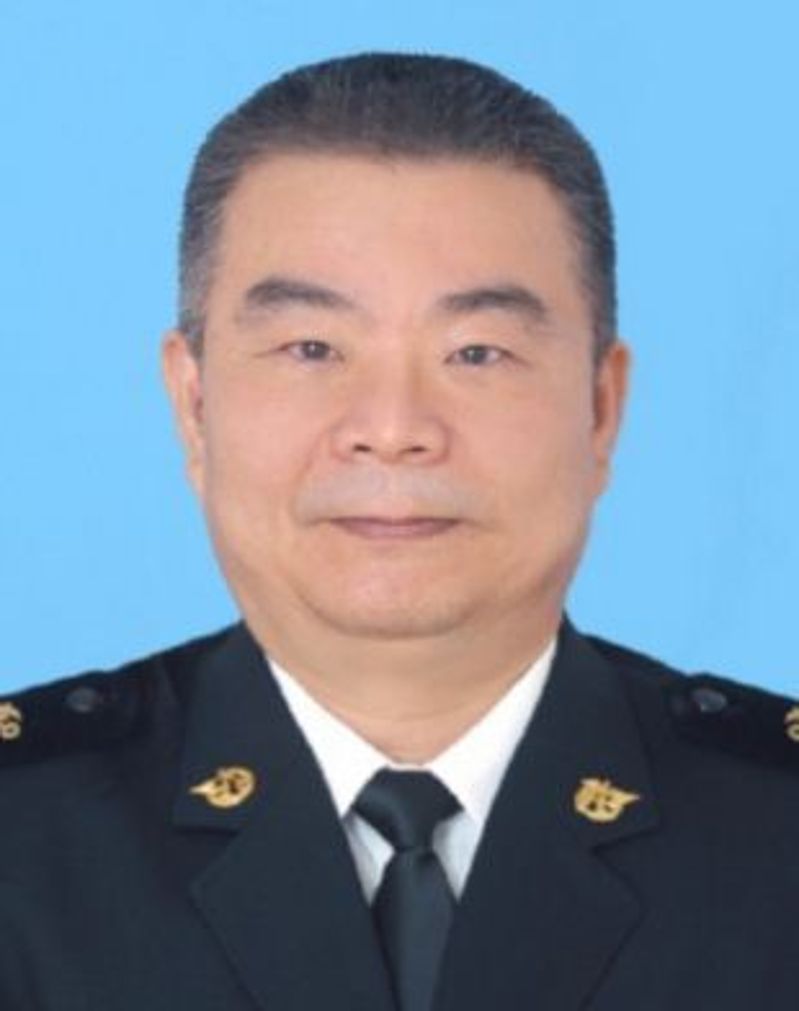  /p> p>现任黄埔海关副关长,党委委员. /p>