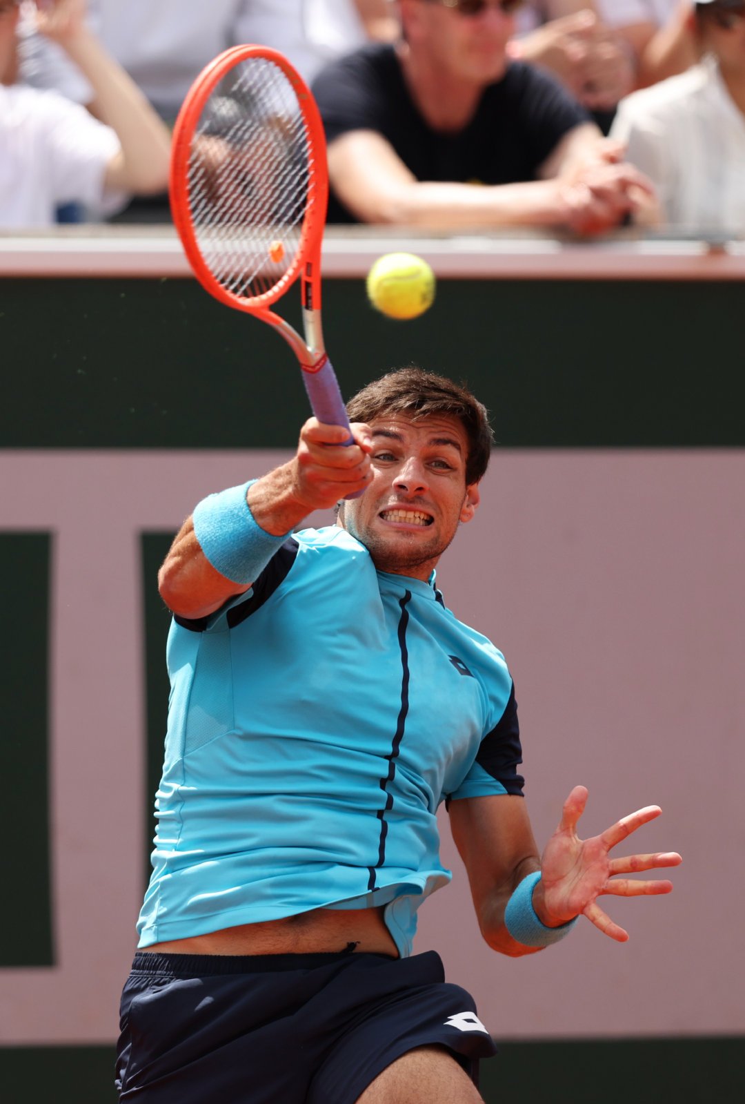  p>贝尔纳韦·萨帕塔·米拉莱斯(bernabe zapata miralles),1997年1月