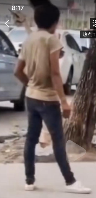  p>求偶步伐,网络流行词,指在街上遇见心仪的异性,想上前搭讪时可以