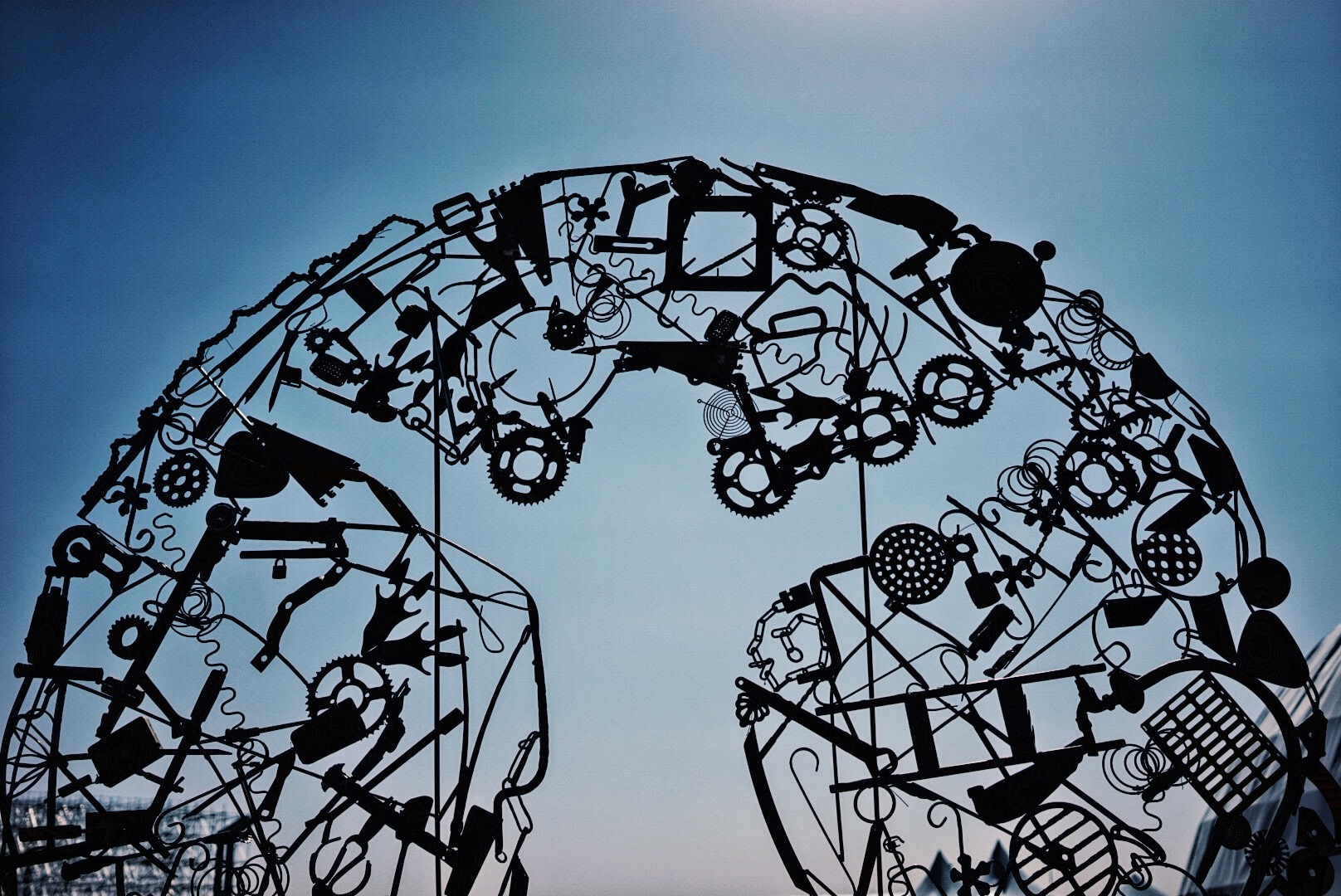 视觉和设计在地性的创作方式,超越了形式界限,混搭出一个生活与艺术