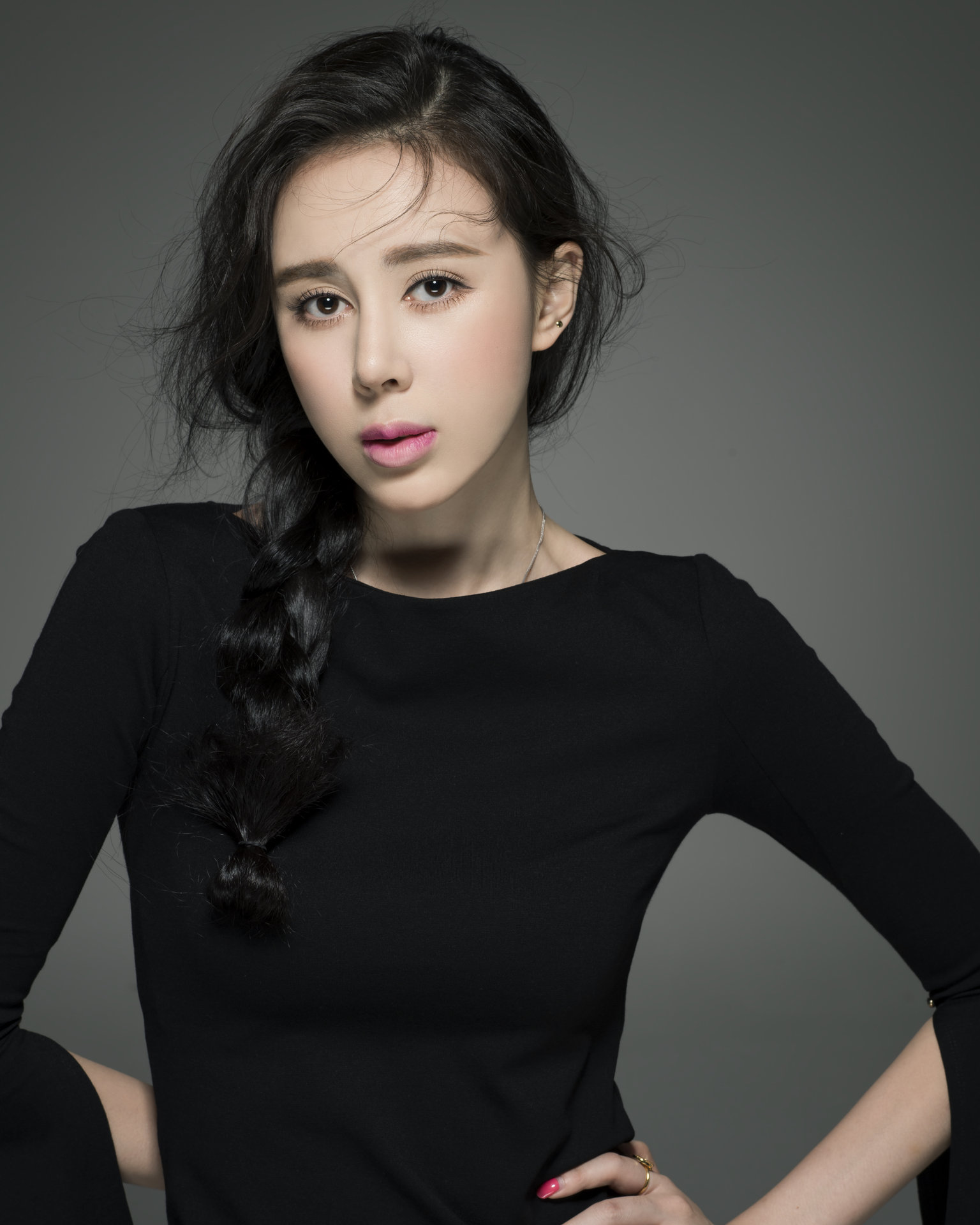  p>徐鸥仪( i>原名徐福晶 /i>),中国内地女演员,模特.