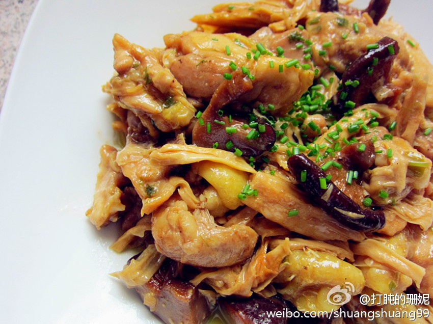 香菇腐竹炖鸡块