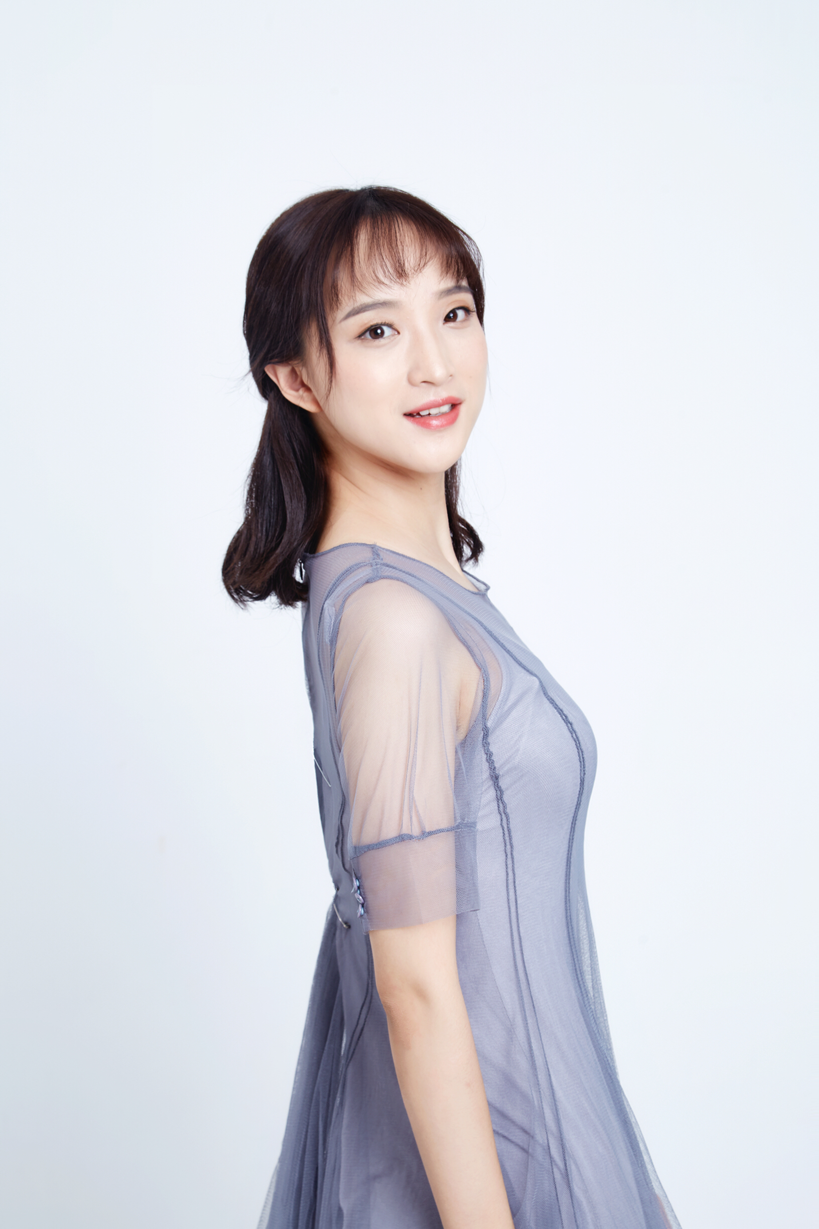  p>杨济妤 i>(曾用名杨乐乐) /i>,1988年11月30日出生于江苏南通,毕业