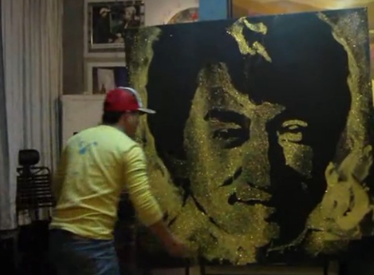  p>金粉画是黄凤荣独创的一种现代艺术新形式,可以根据自己喜欢的不同