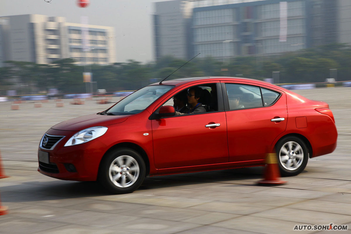 日产阳光是日产公司的阳光系列轿车,历史悠久