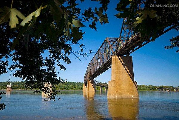 p>密西西比河(英语:mississippi river)是美国最大的河流,是世界第四