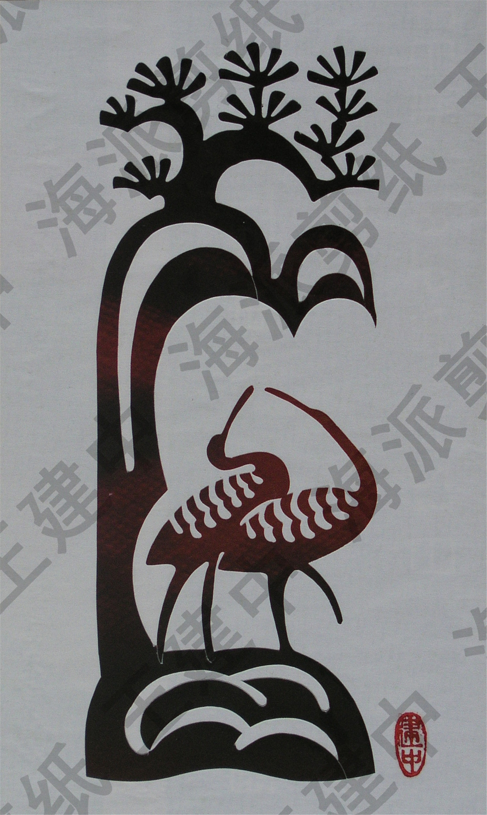 王建中,男,原籍江苏省通州市,1951年9月出生于上海,是海派剪纸艺术家