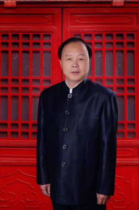  p>王楚平,男,汉族,1954年8月出生,湖北蕲春人,1971年参加工作,华中