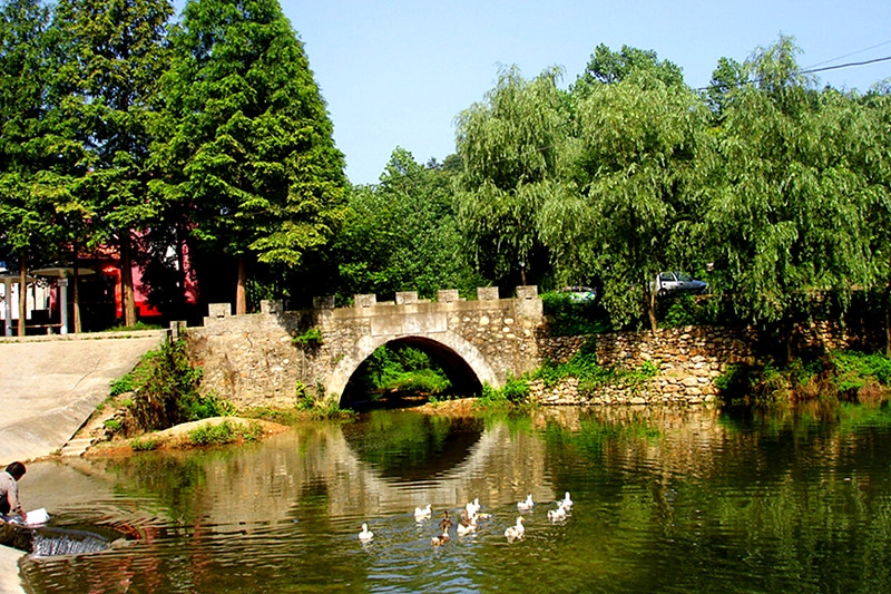  p data-id="gnwhutvzc3">堰河村位于谷城县西南山区,隶属于"湖北十大