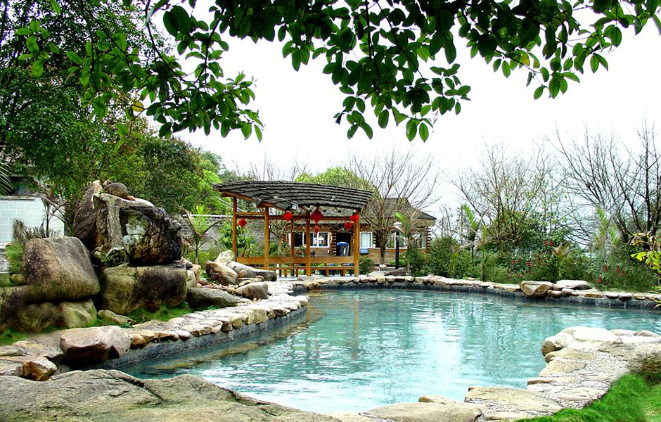 target="_blank" href="/item/贺州">贺州 /a>市黄田镇路花村,距 a