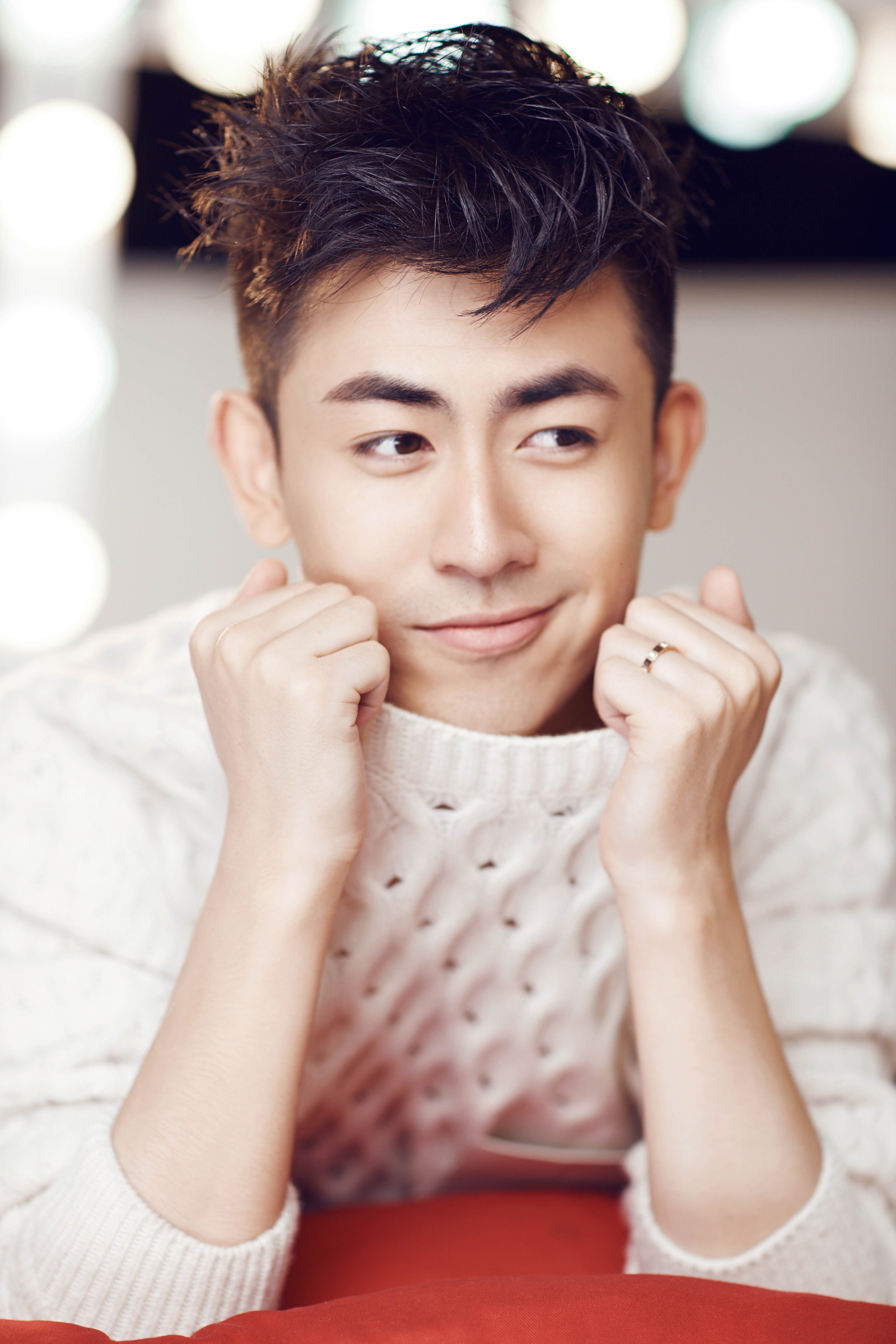  p>郎鹏,出生于吉林省延边朝鲜族自治州珲春市,毕业于 a target="