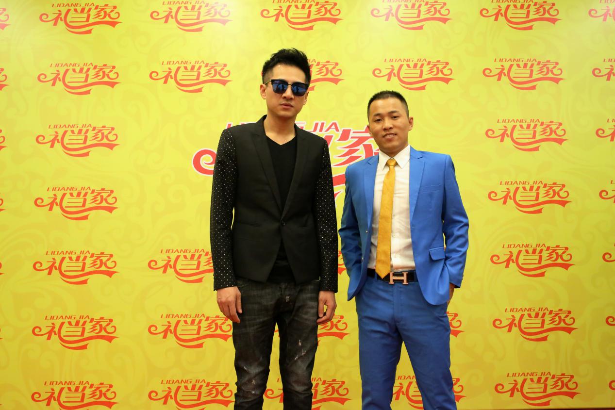  p data-id="gnc0ntl9xe">康飞翔,出生于湖南省娄底市新化县,毕业于