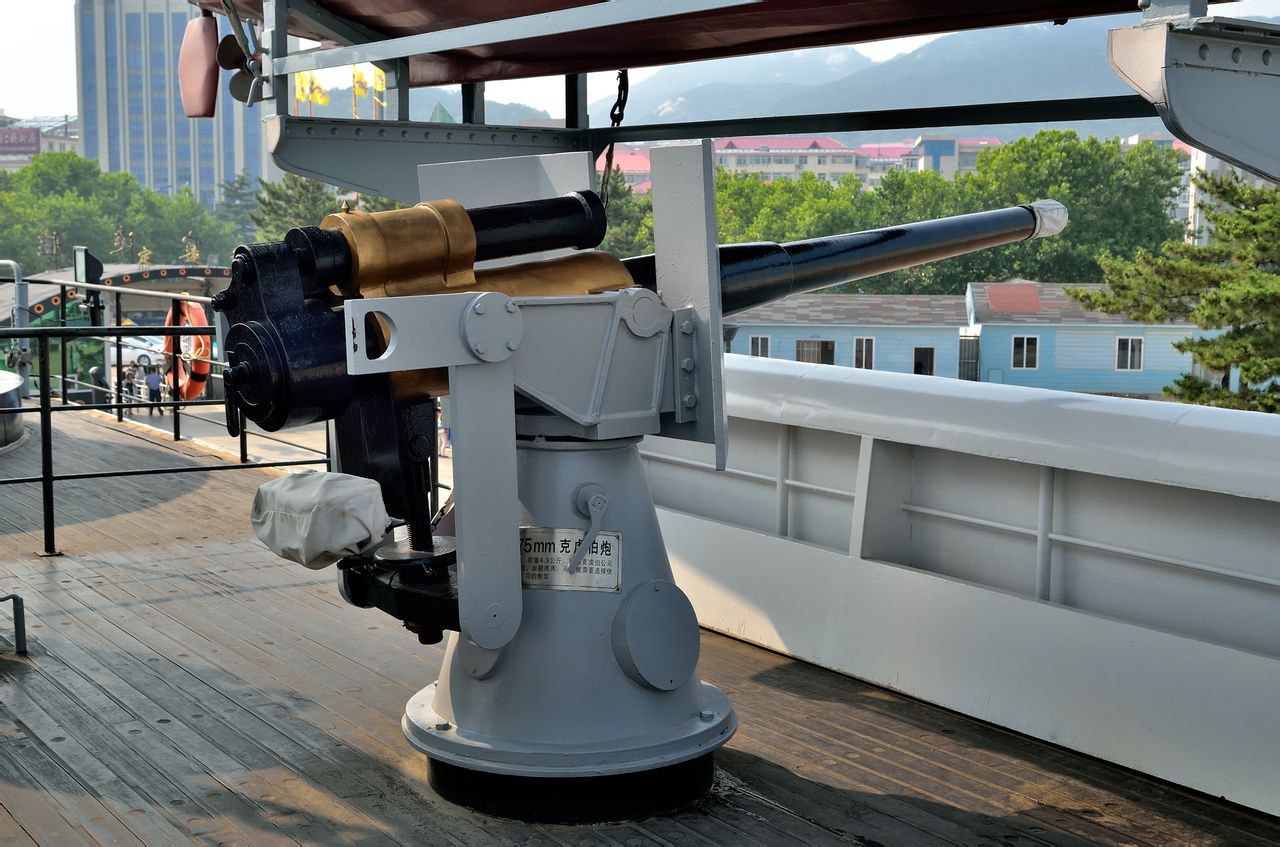  p>定远号战列舰/一等装甲舰(steel battleships),造价620万马克(折合