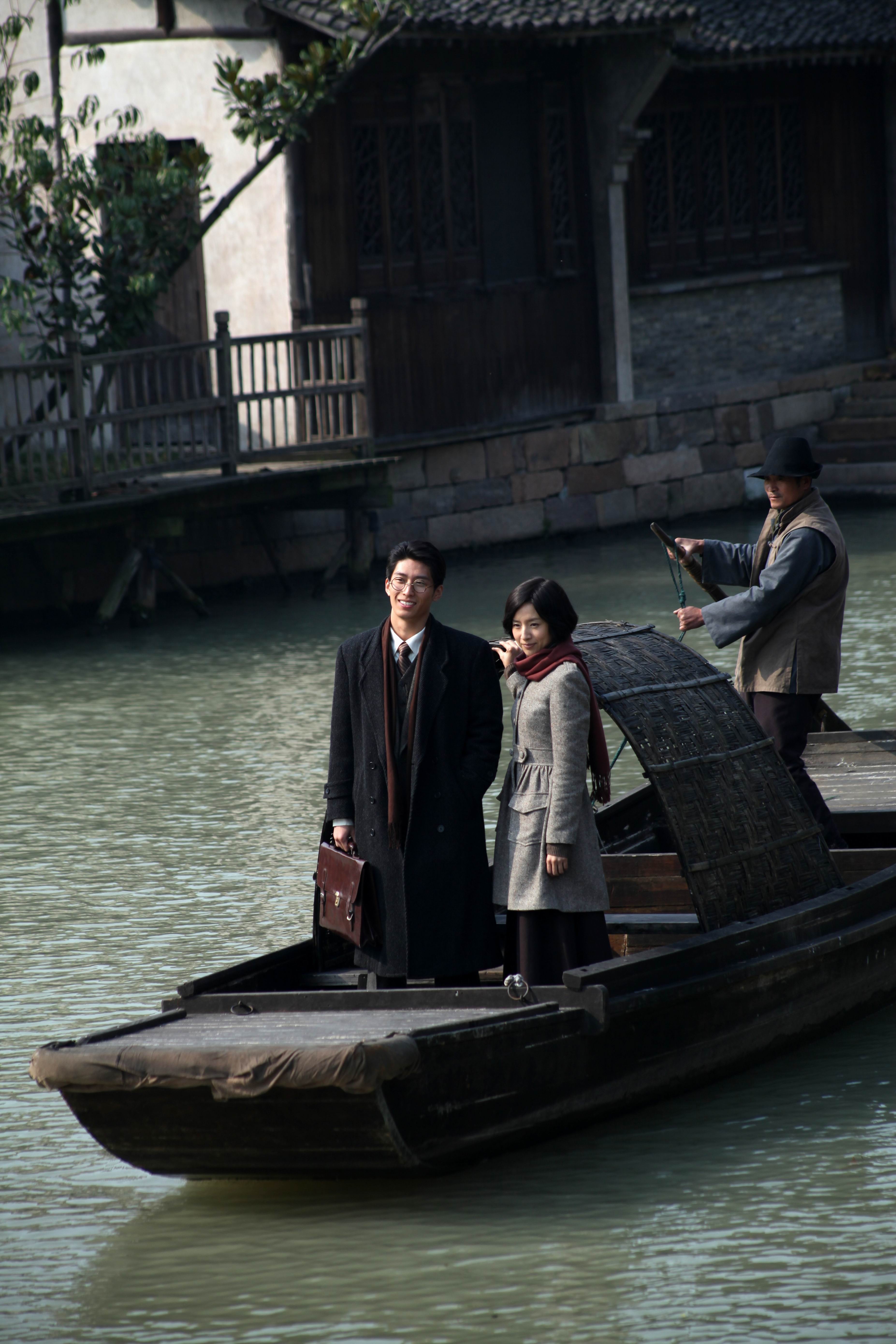  p>《秋之白华》是由 a href="#" data-lemmaid="6197616">霍建起 /a>