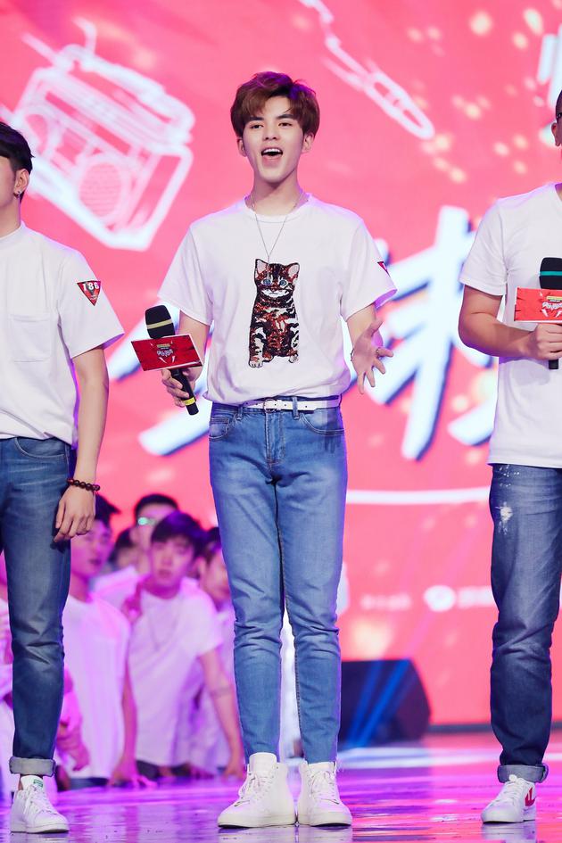  p data-id="gnx9gdv17l">俊杰(vo),现名冯呈辰,中国内地流行乐男歌手