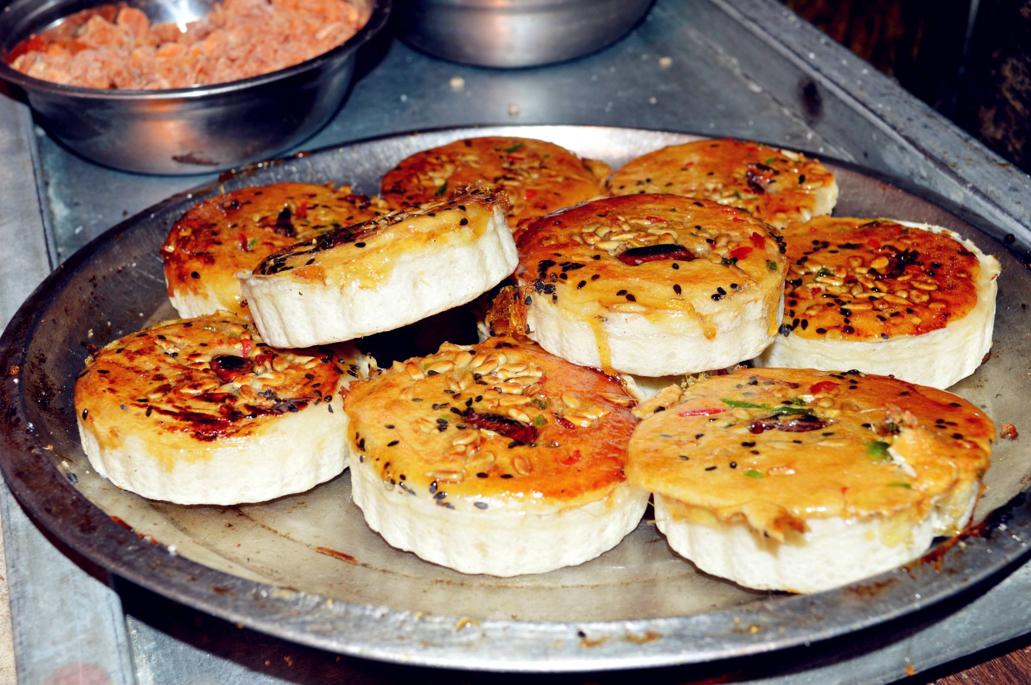  p data-id="go03dagtwu">海棠糕是江苏传统糕点,创制于清代,因糕形似