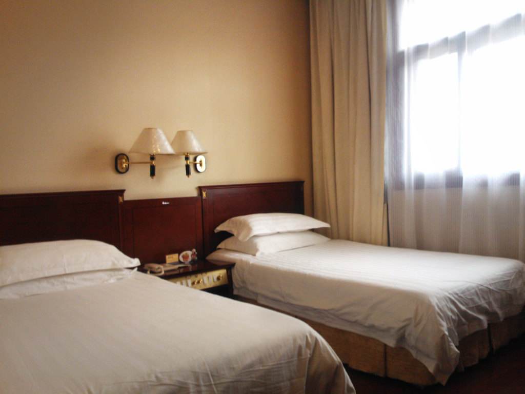  p data-id="gnhf2drp4e">西宁宾馆建于1955年,是青海省成立最早一家