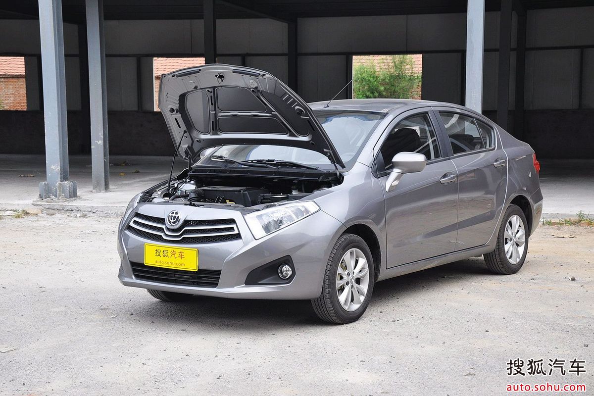  p>中华h230这款新车定位在h530之下,售价较合理,主要以1.5l排量为主.