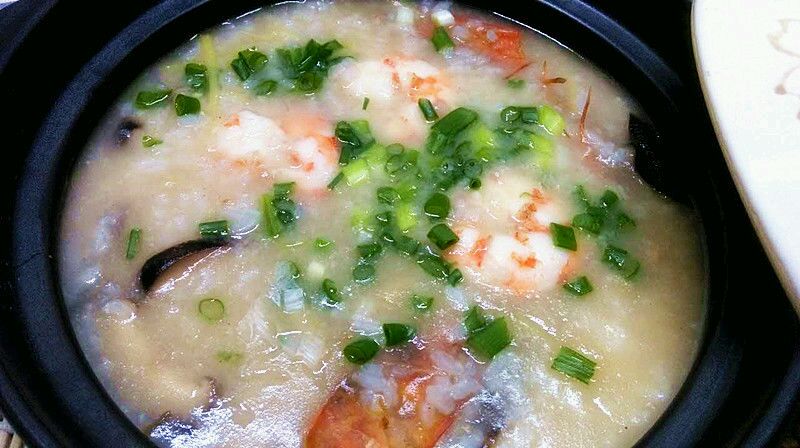 香菇虾粥是一道菜品,主料为大米, a target="_blank" href="/item/鲜