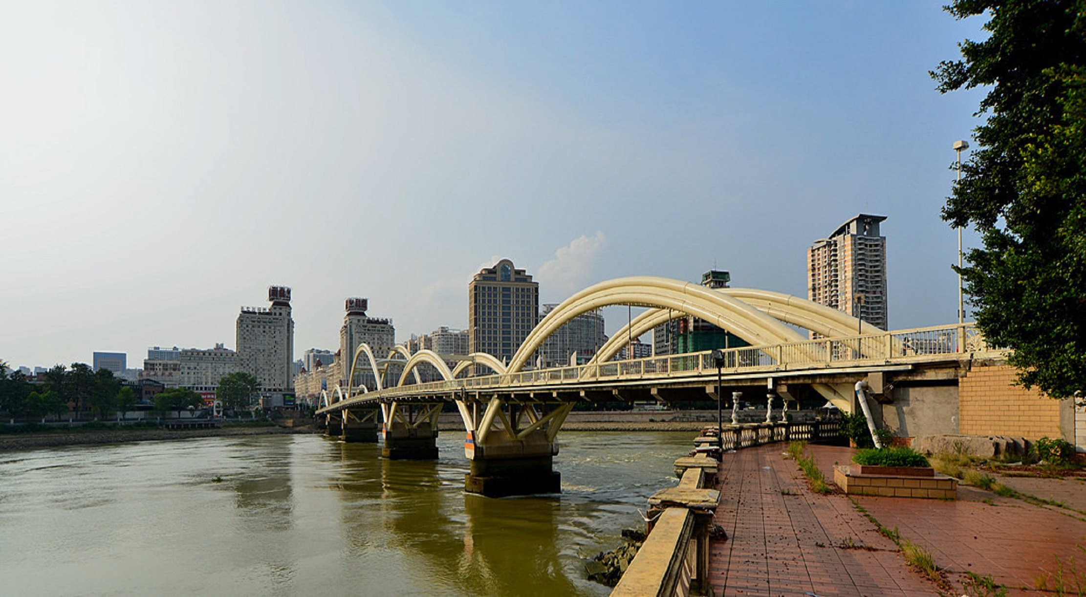  p>解放大桥,位于福建省福州市区,跨越 a target="_blank" href="
