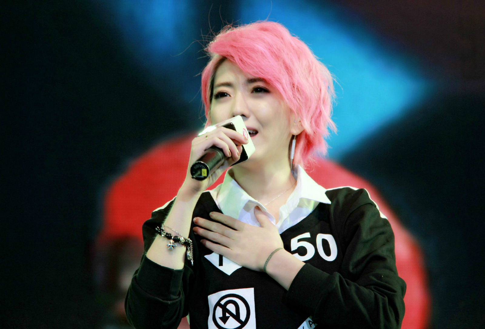 中国流行原创女歌手,演员,毕业于 a target="_blank" href="/item