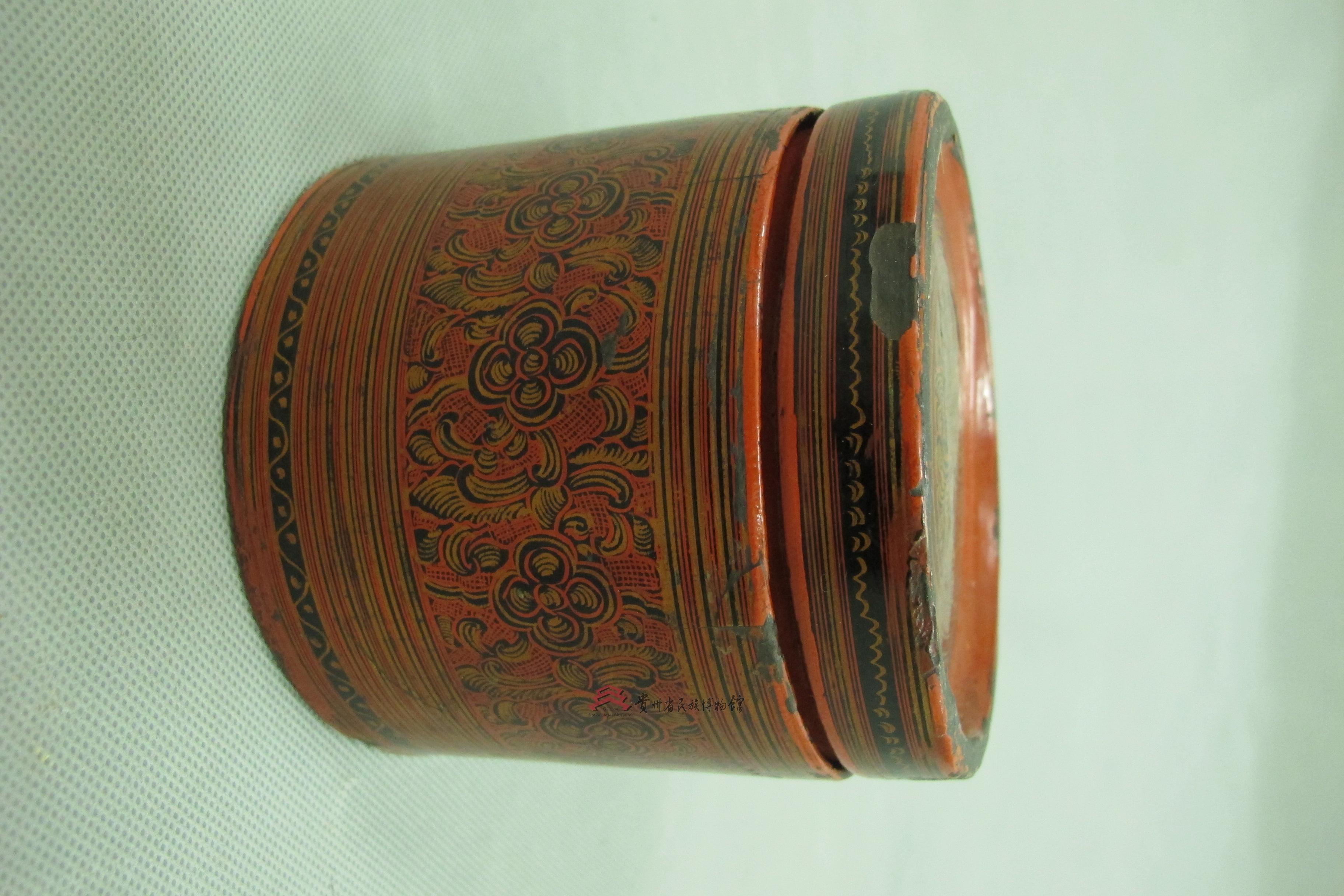 当代大方皮胎漆器