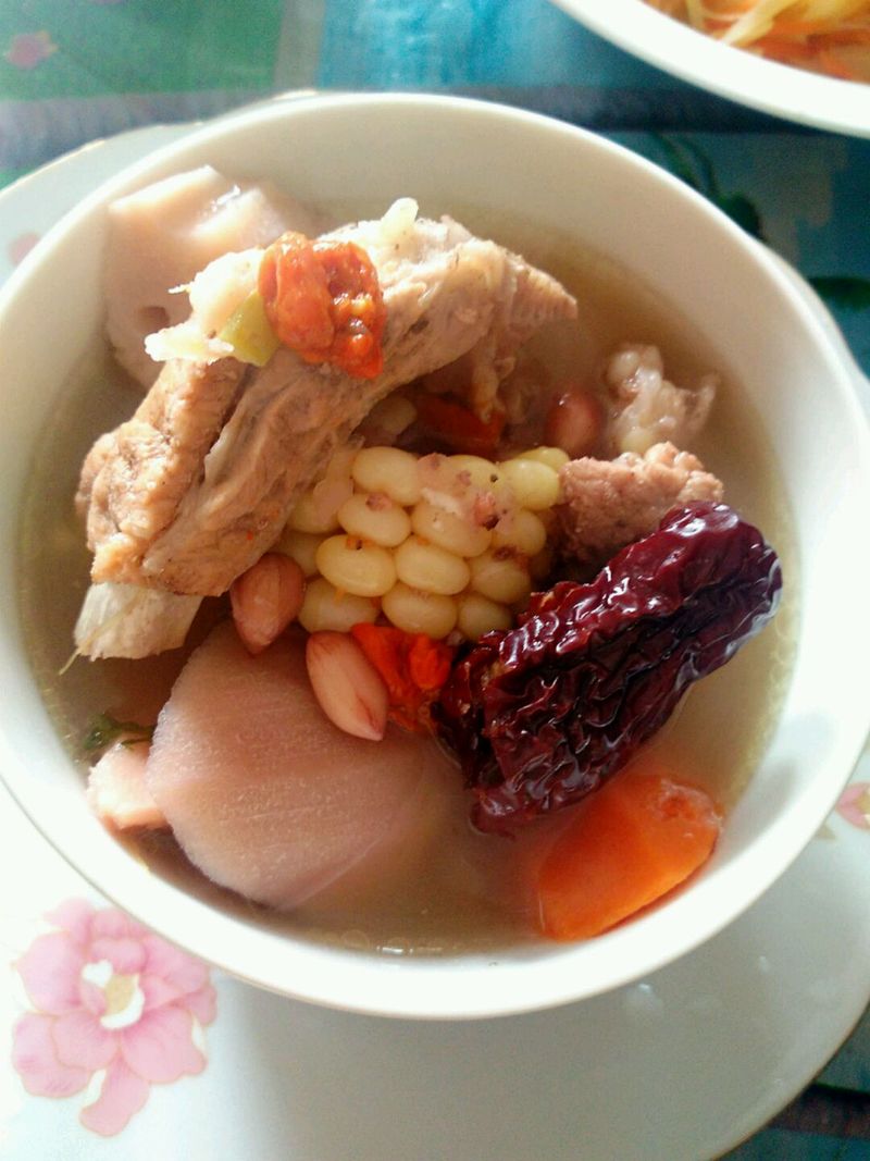 花生枸杞排骨煲