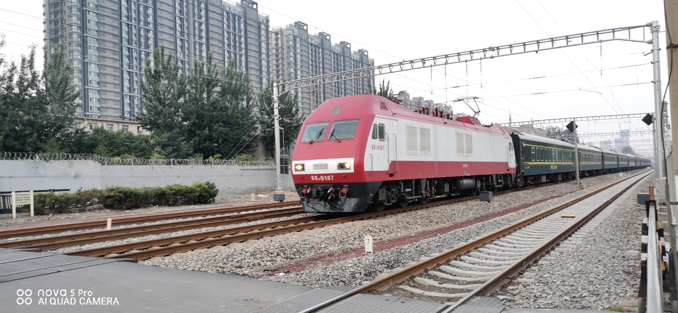 韶山9型干线客运电力机车