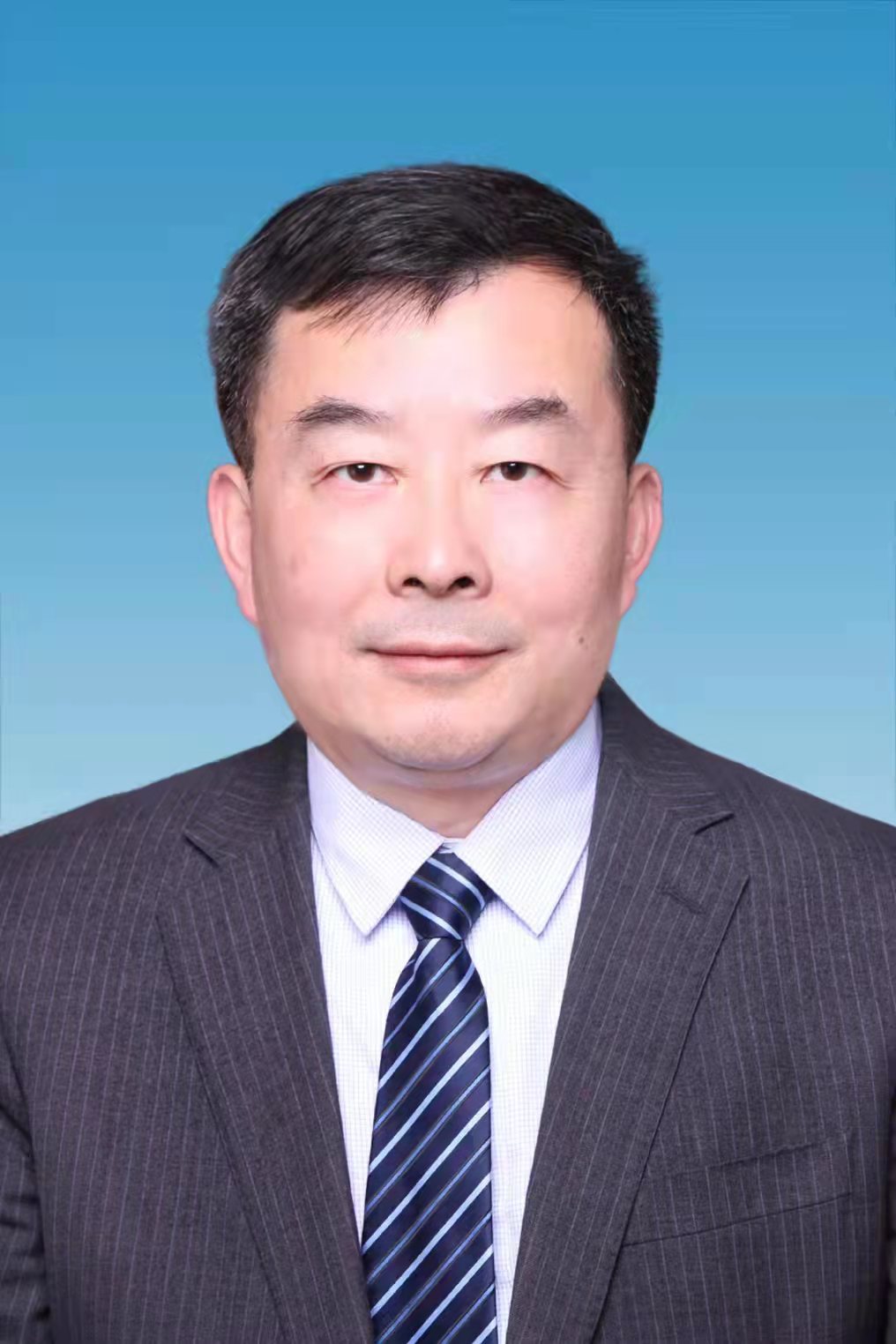  /p> p data-id="tznp4apl3j6e">现任湖南省娄底市
