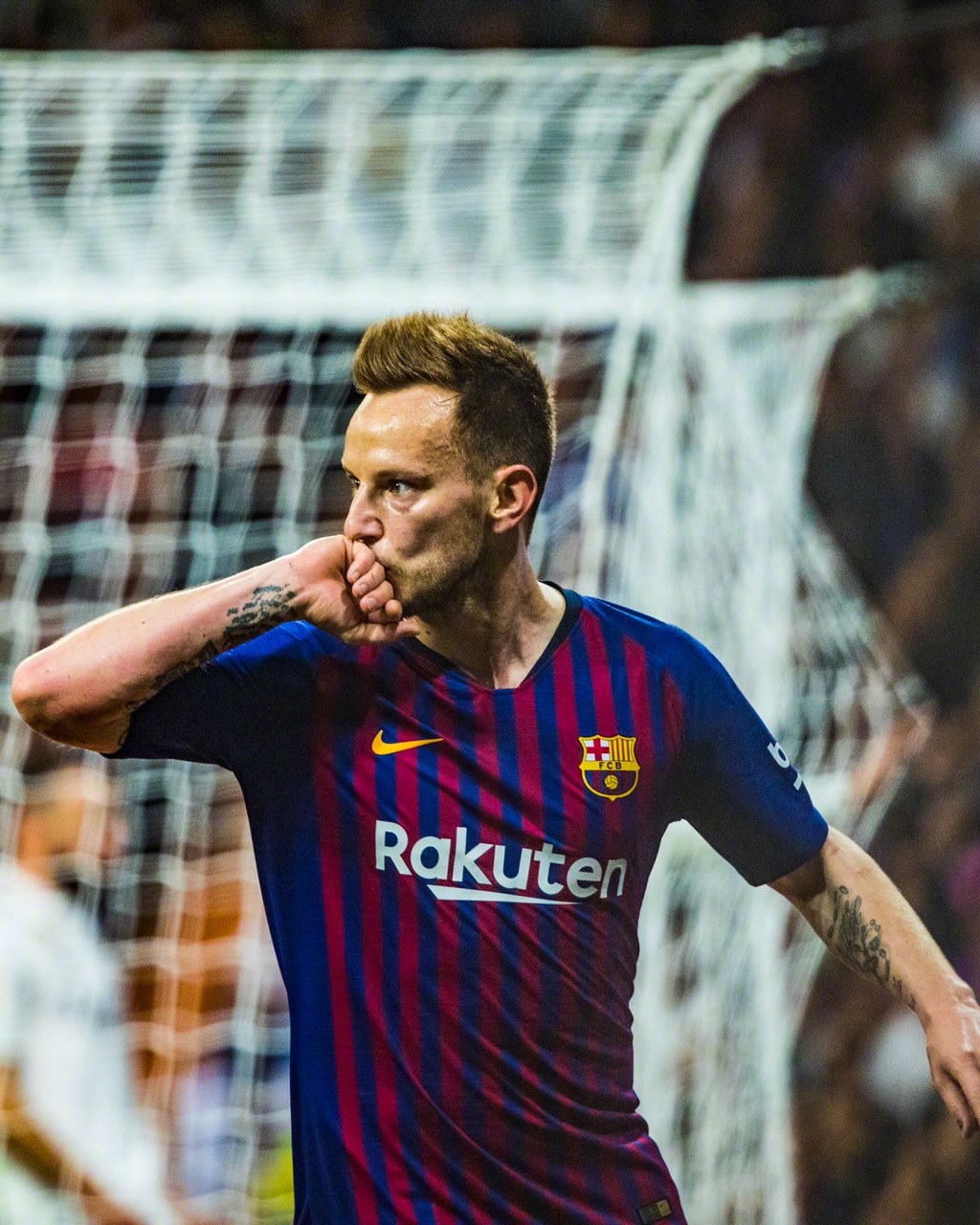  p>伊万·拉基蒂奇(ivan rakiti  ),1988年3月10日出生于瑞士 a