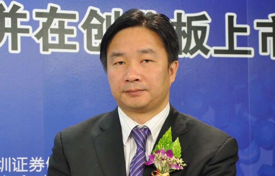  p>周建明,德威新材董事长,董事. /p>