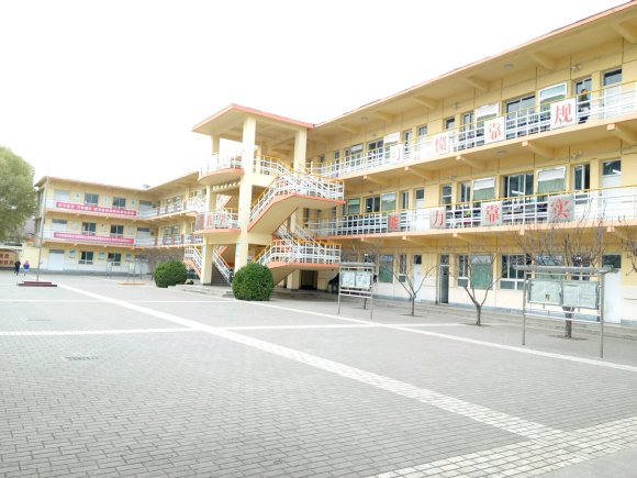 长治市清华中学